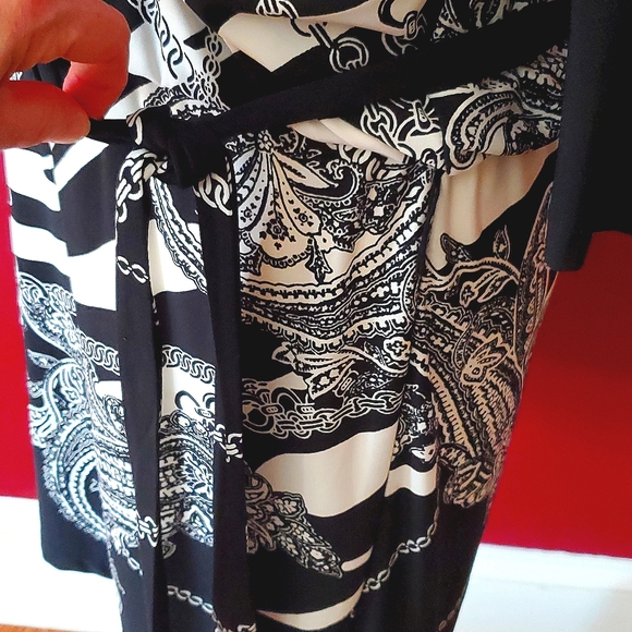 White House Black Market- black & white "Hermes-style print" dress, Sz Small - Picture 5 of 7